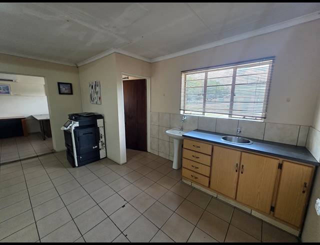 830M² BUSINESS FOR SALE IN DUNCANVILLE